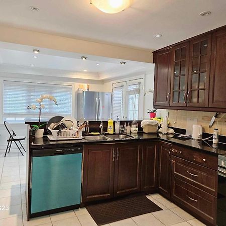 Beautiful Room At Yonge And Sheppard And North York Centre Τορόντο Εξωτερικό φωτογραφία